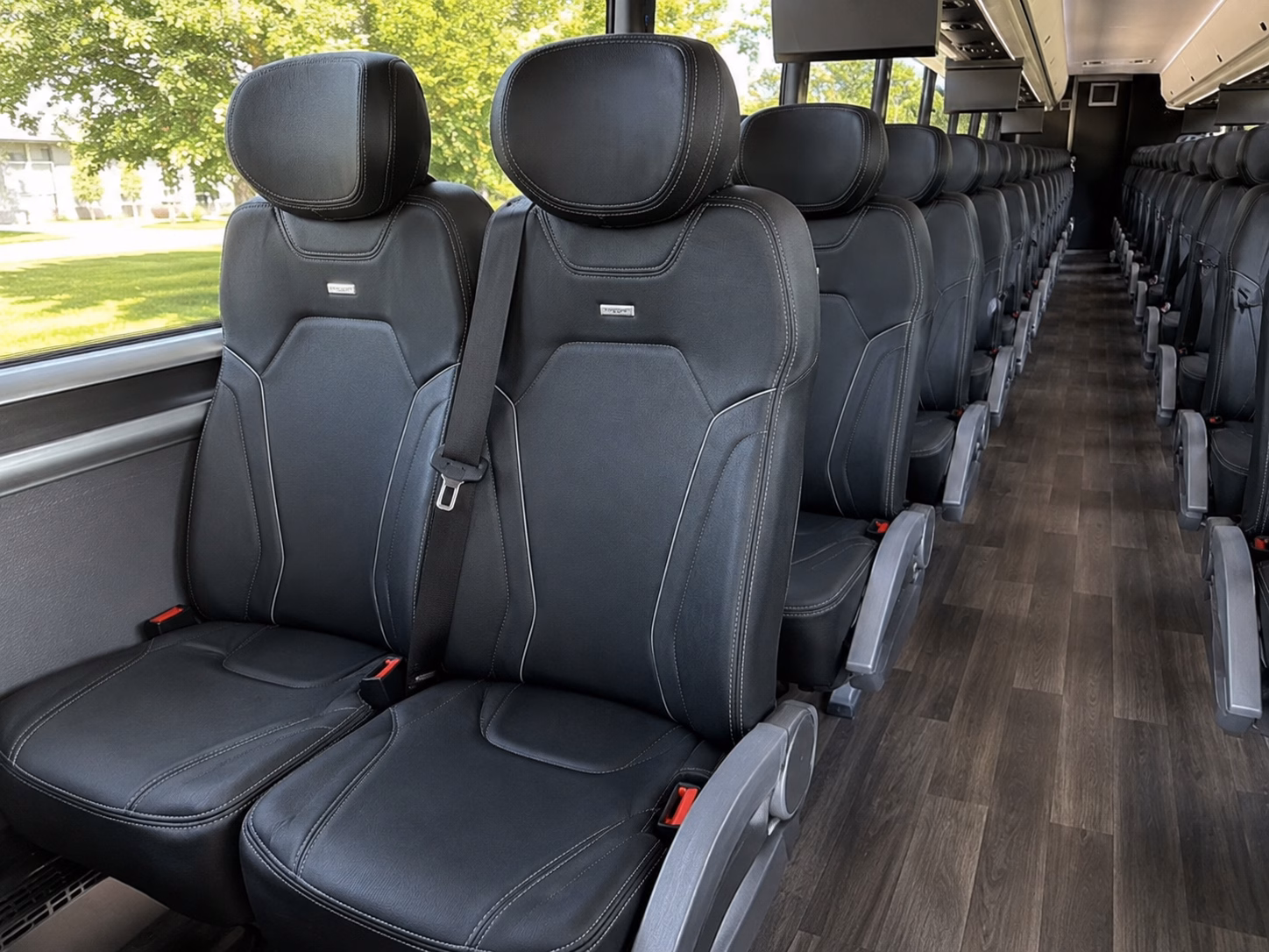 for easy bachelorette and birthday wine tours in chandler book a party bus